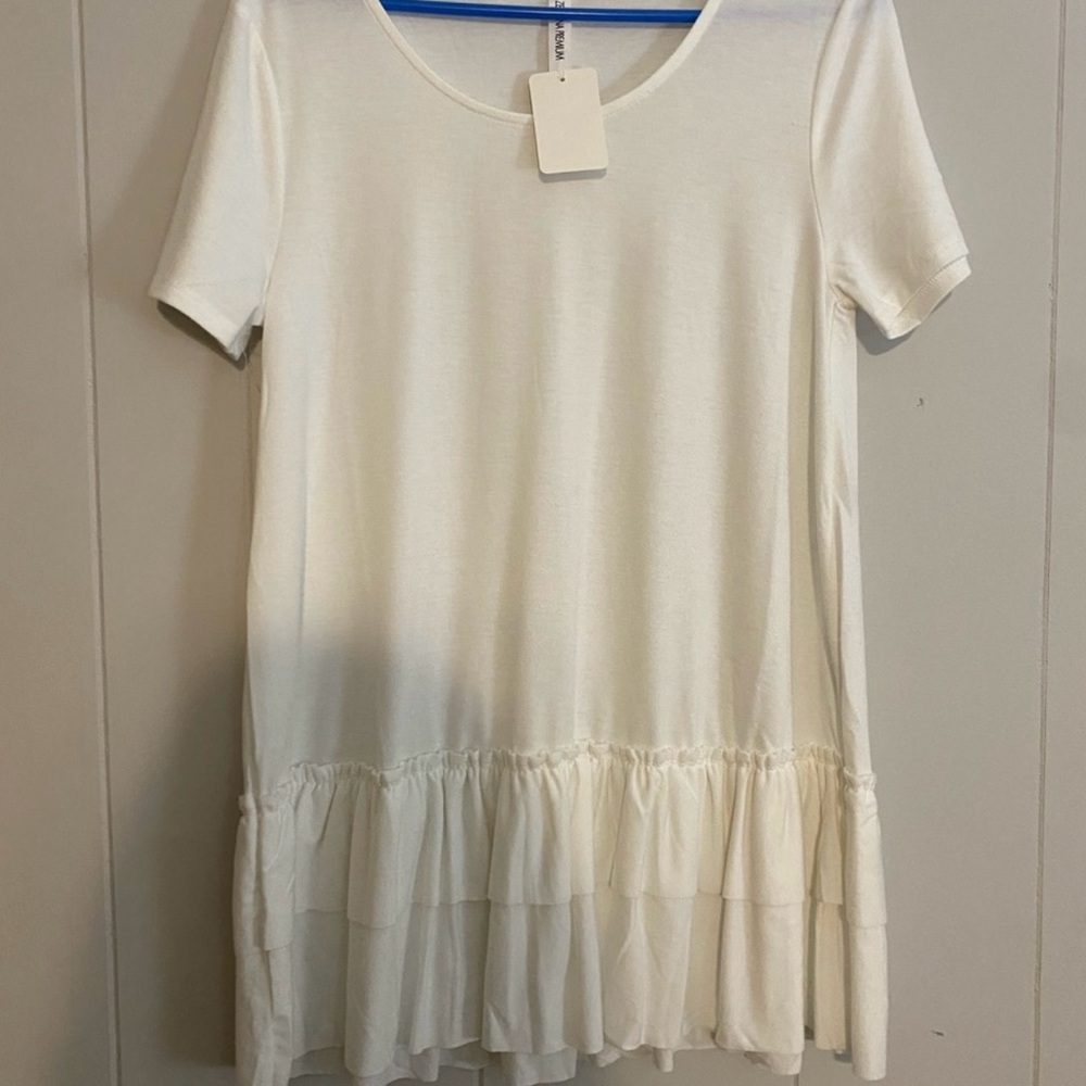 White Ruffle Hem Short Sleeve Shirt